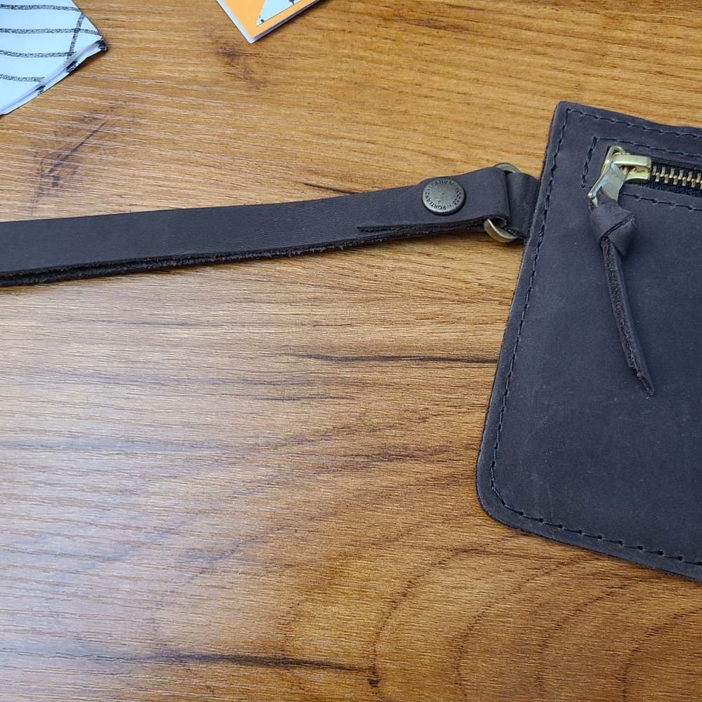Portland Leather Men's Brown Leather Pouch - Picture 2 of 5